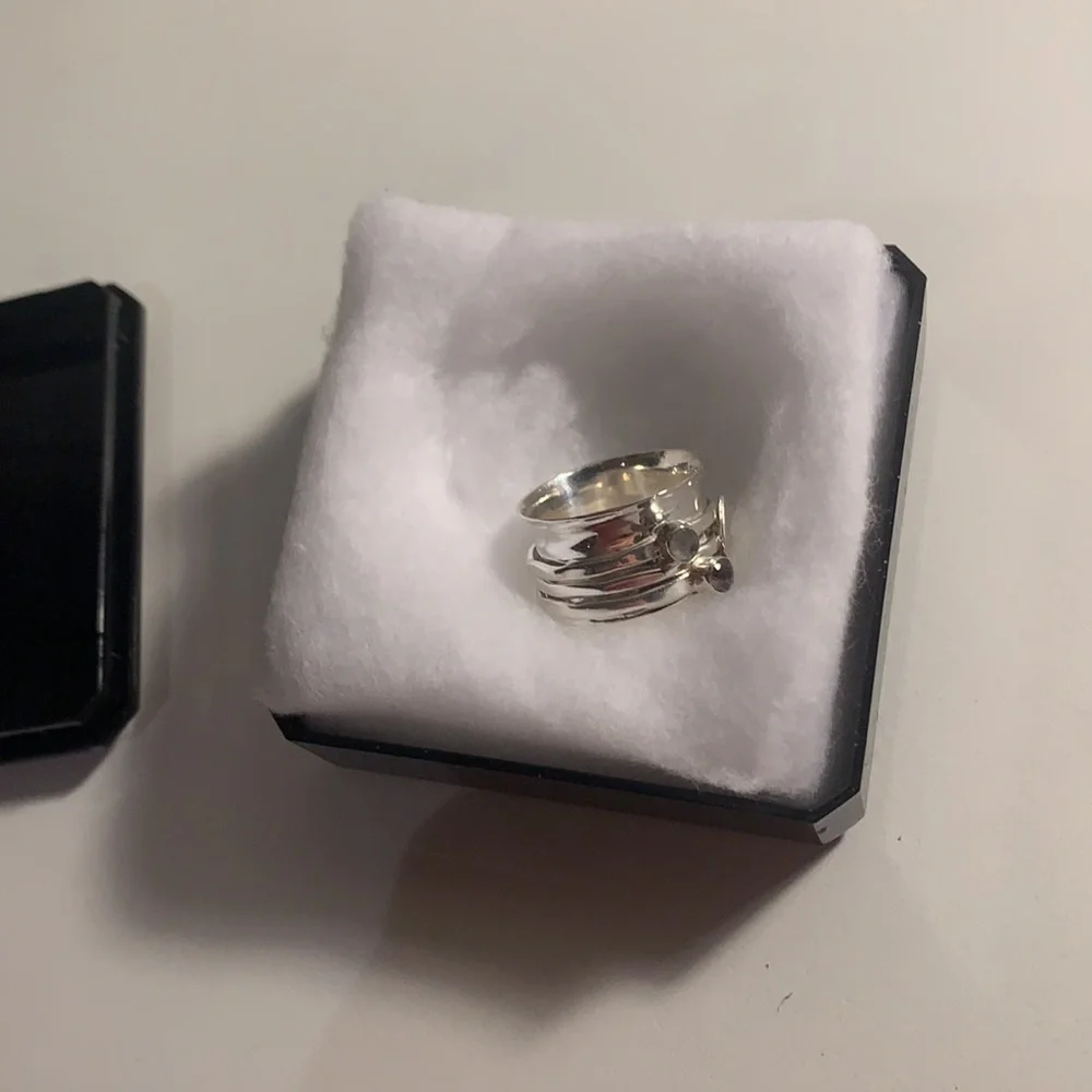 Silver Moon and Amethysts spin ring - Picture 4 of 4